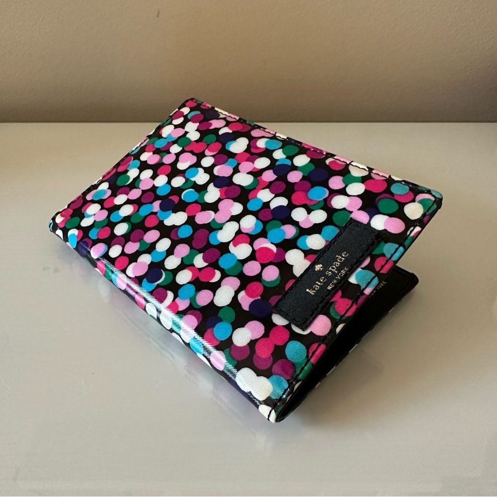EUC LIKE NEW Kate Spade Daycation Passport Holder, Dance Party Dot